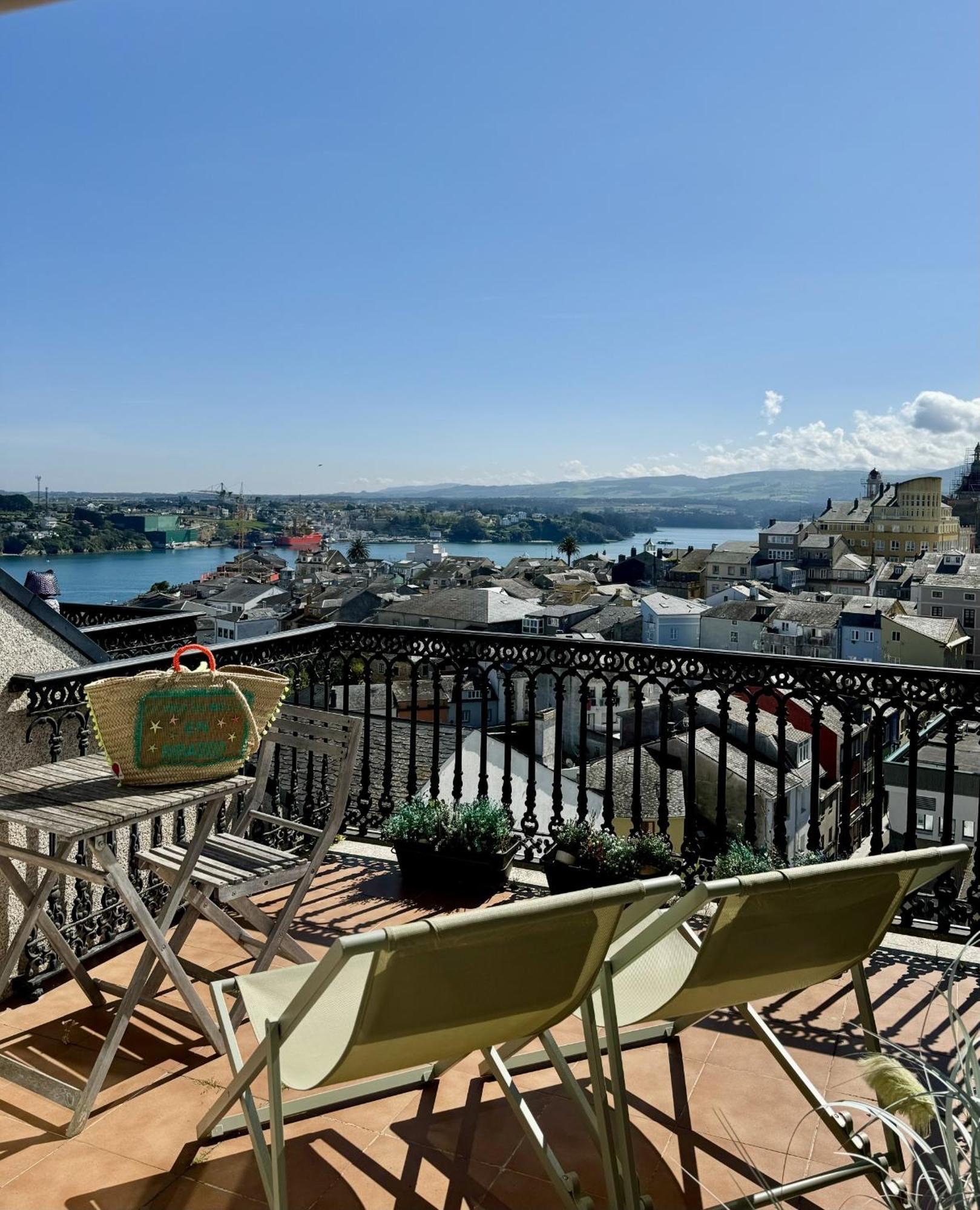 Moderno Piso Con La Mejor Terraza De Ribadeo Y Vistas Maravillosas מראה חיצוני תמונה